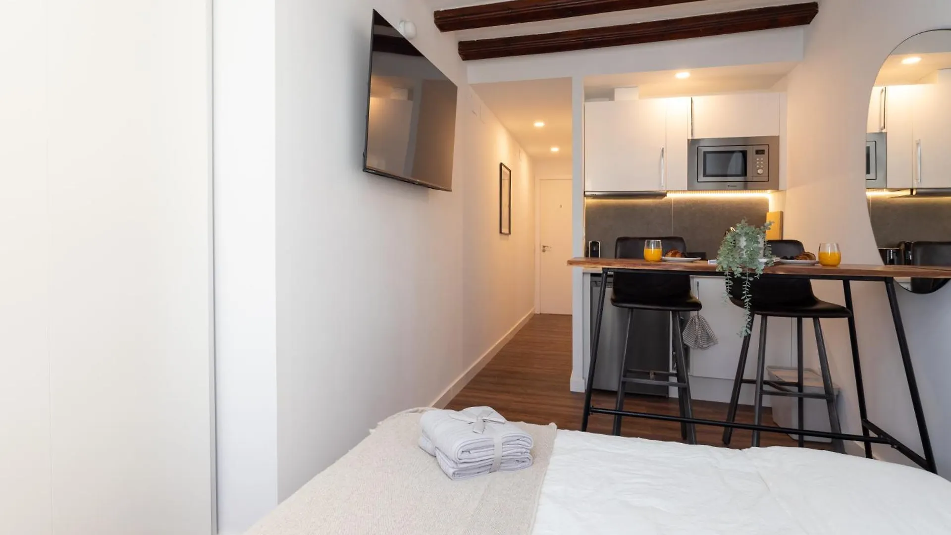 Soho Design Studios Ramblas Apartment